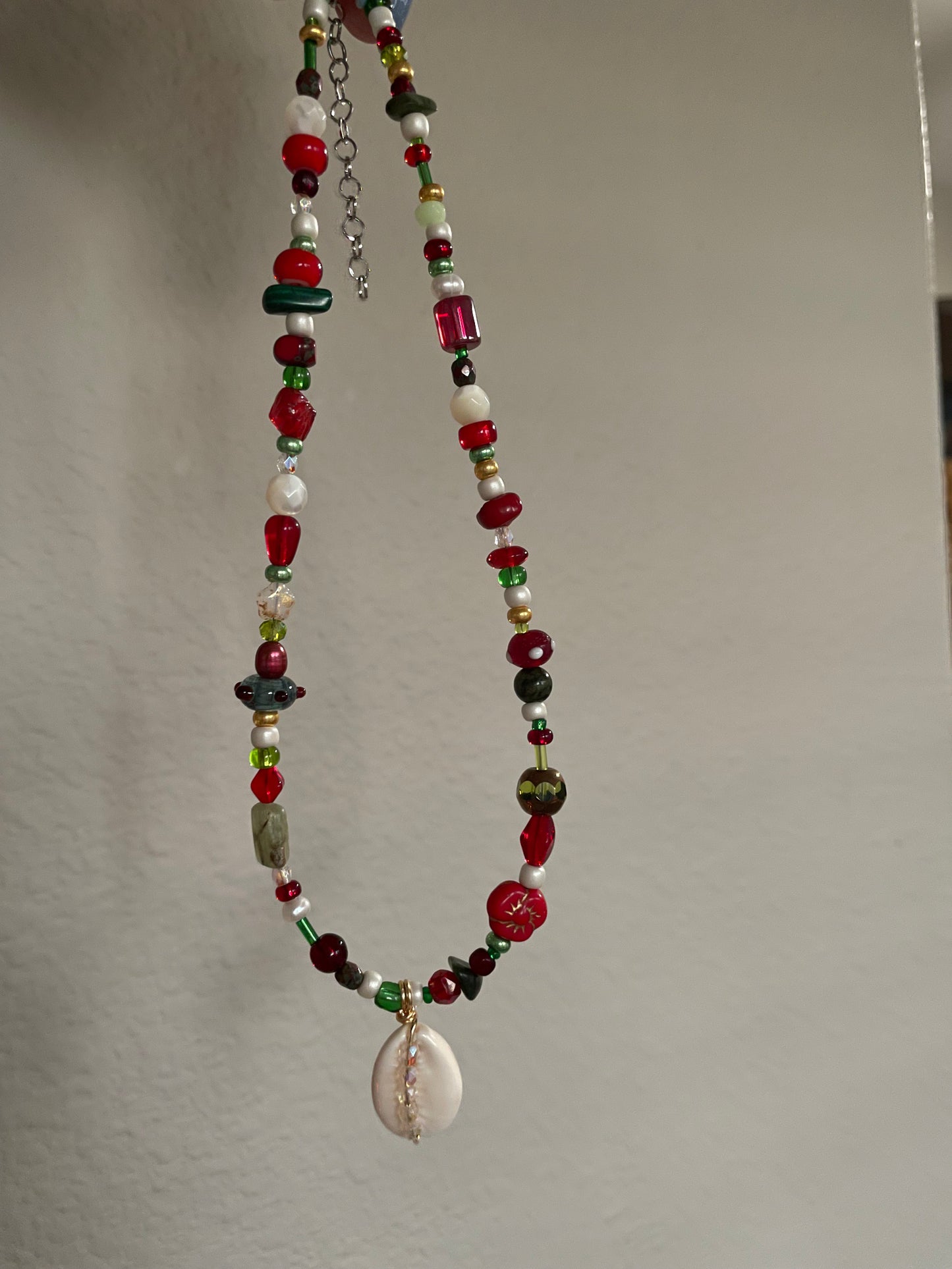 Mixed bead festive cowrie