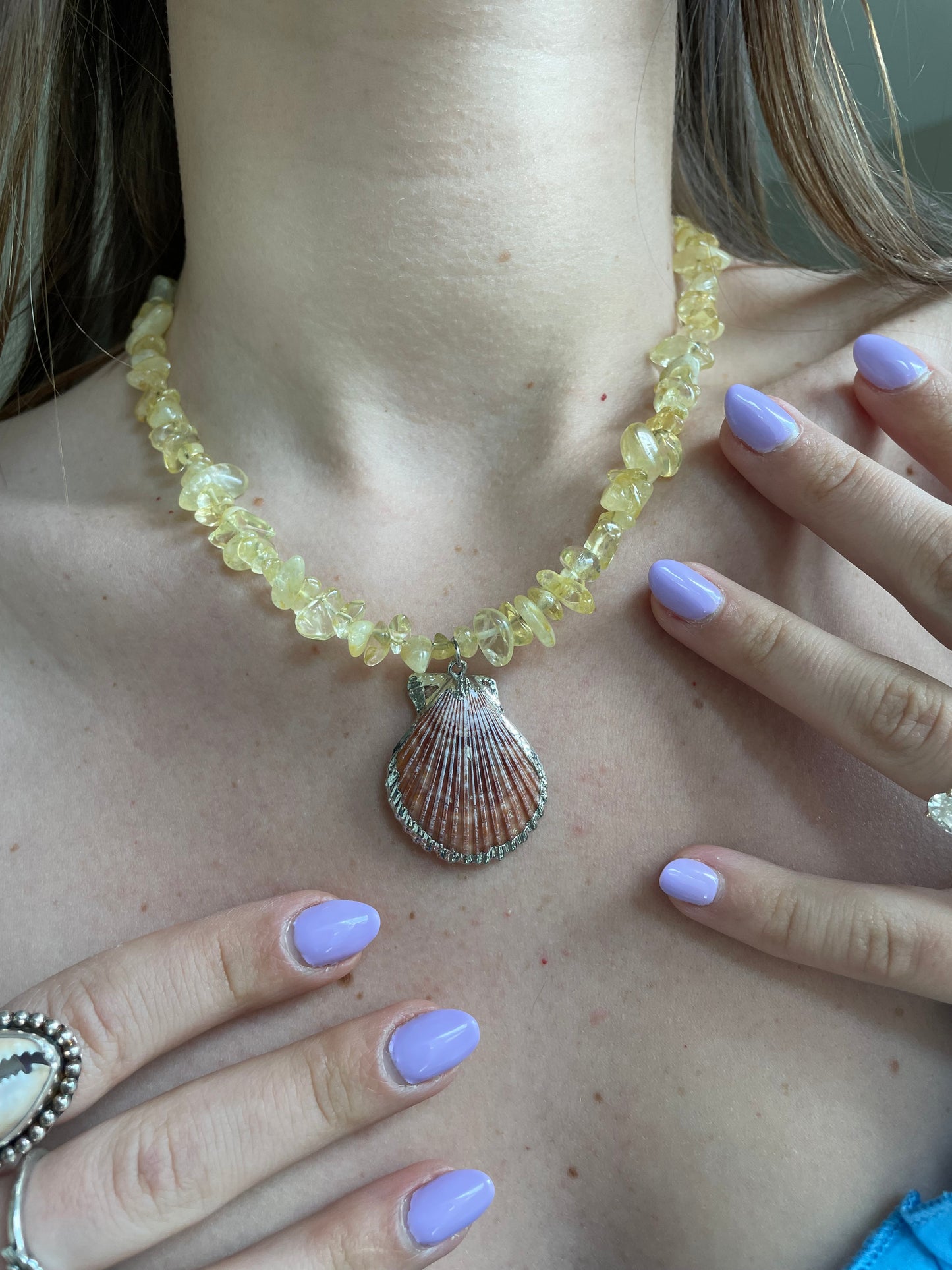 *Chunky gemstone/shell necklace