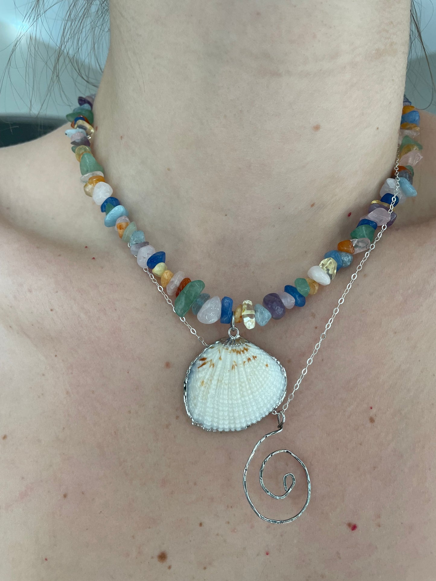 *Chunky gemstone/shell necklace