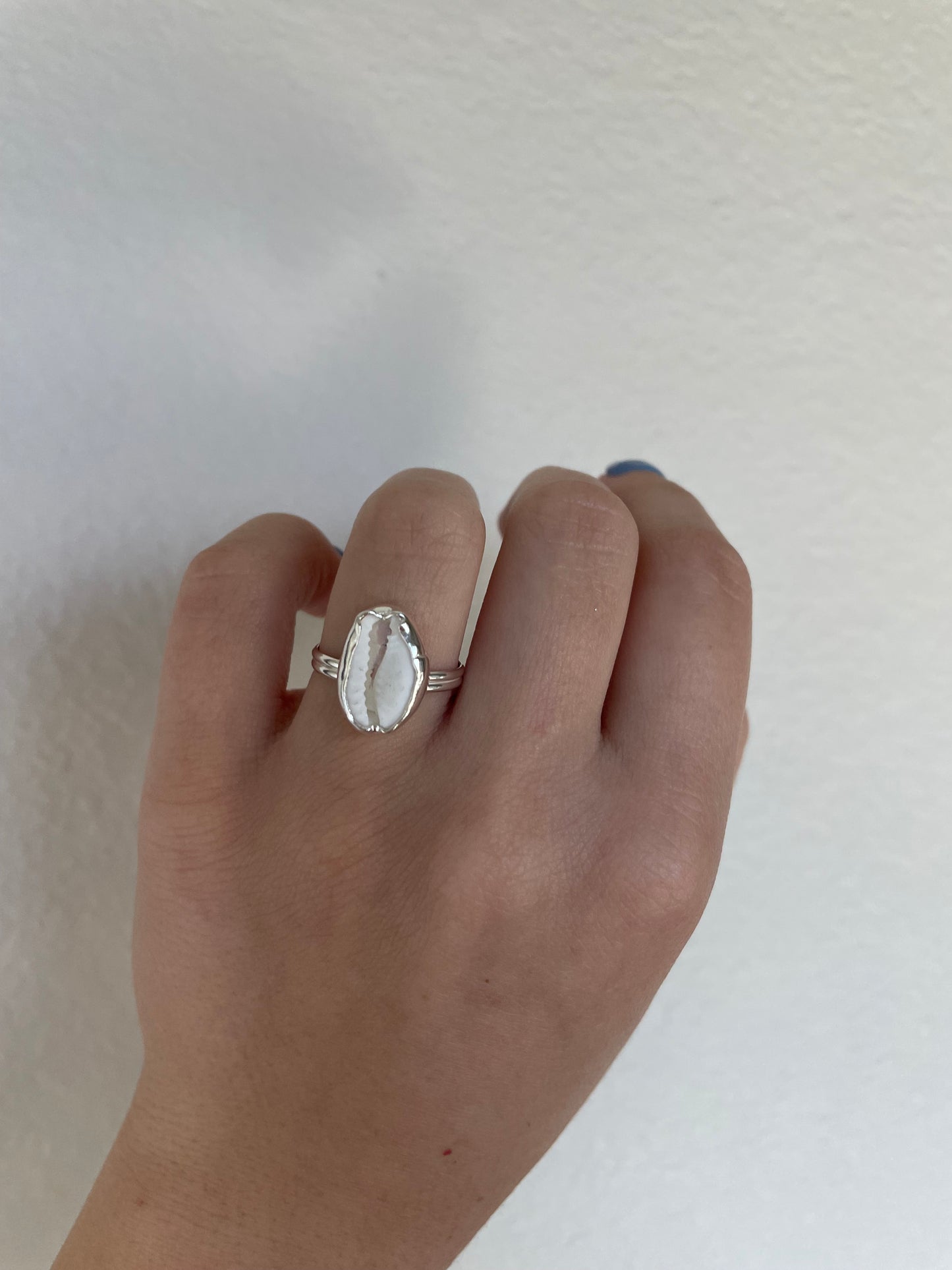 Small cowrie ring (s 6.25)