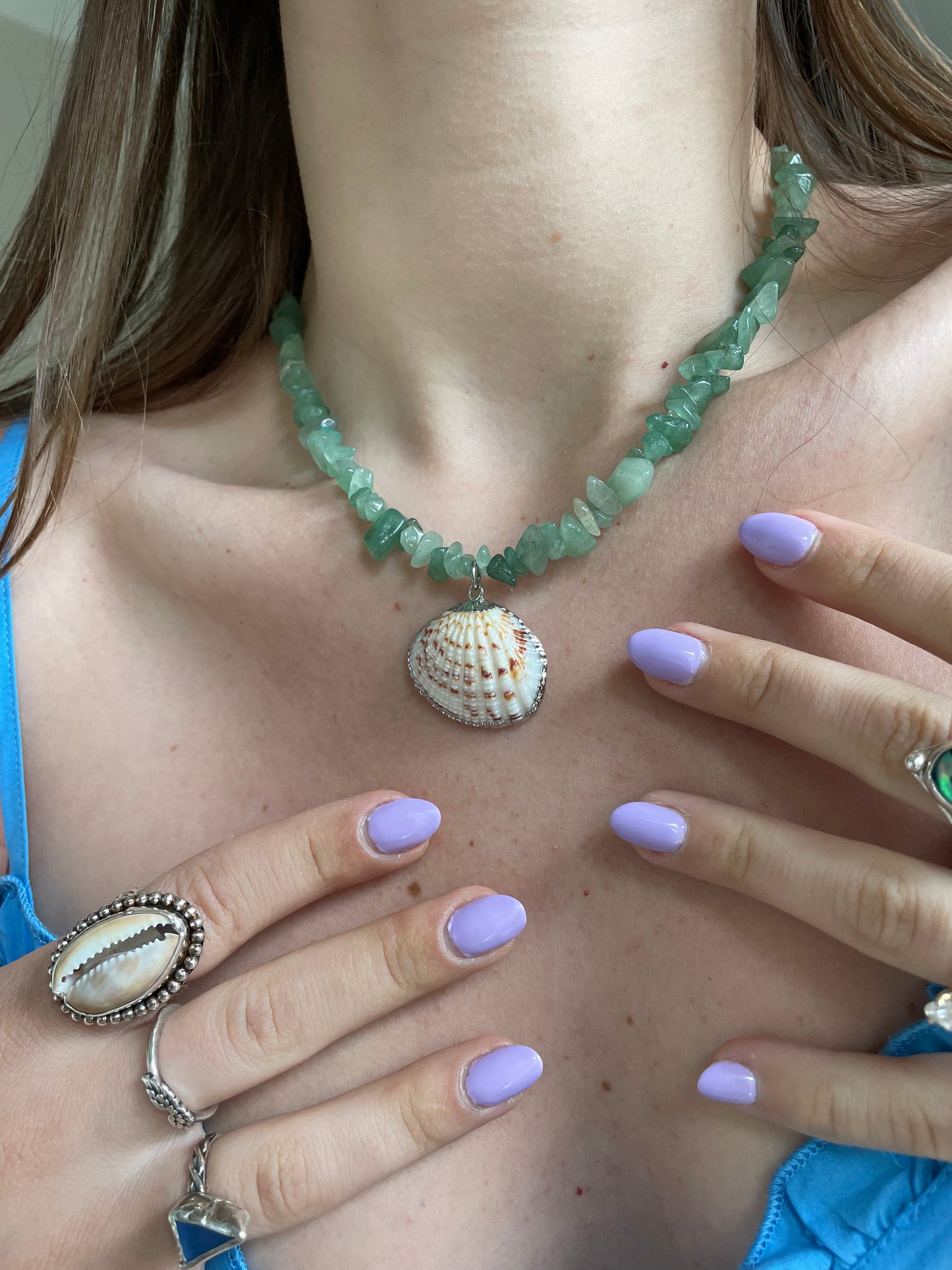 *Chunky gemstone/shell necklace