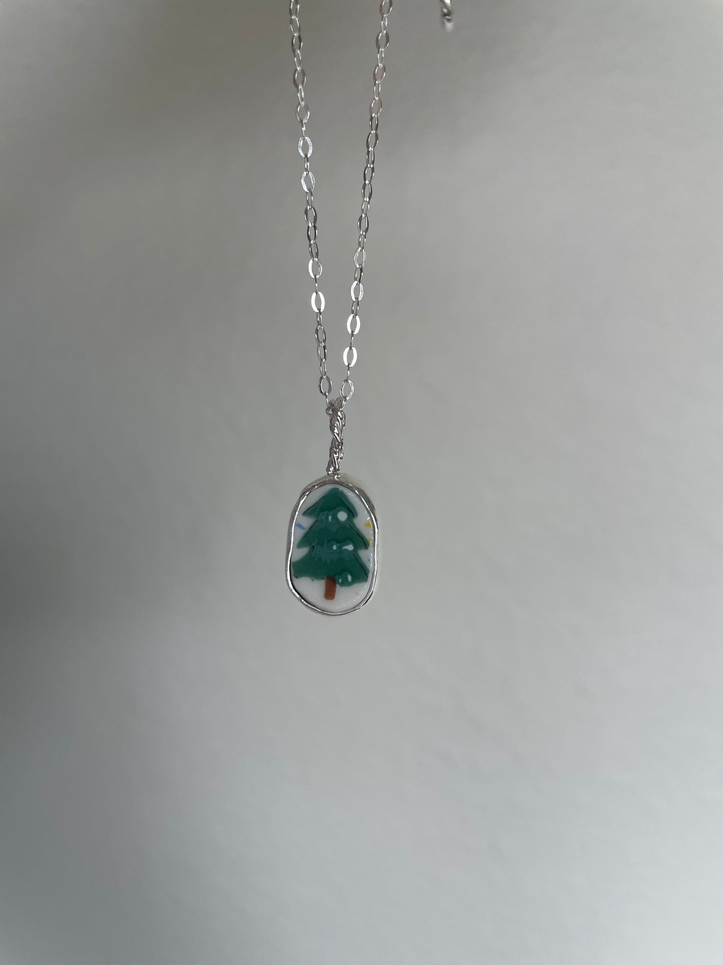 Christmas tree pendant (with chain)