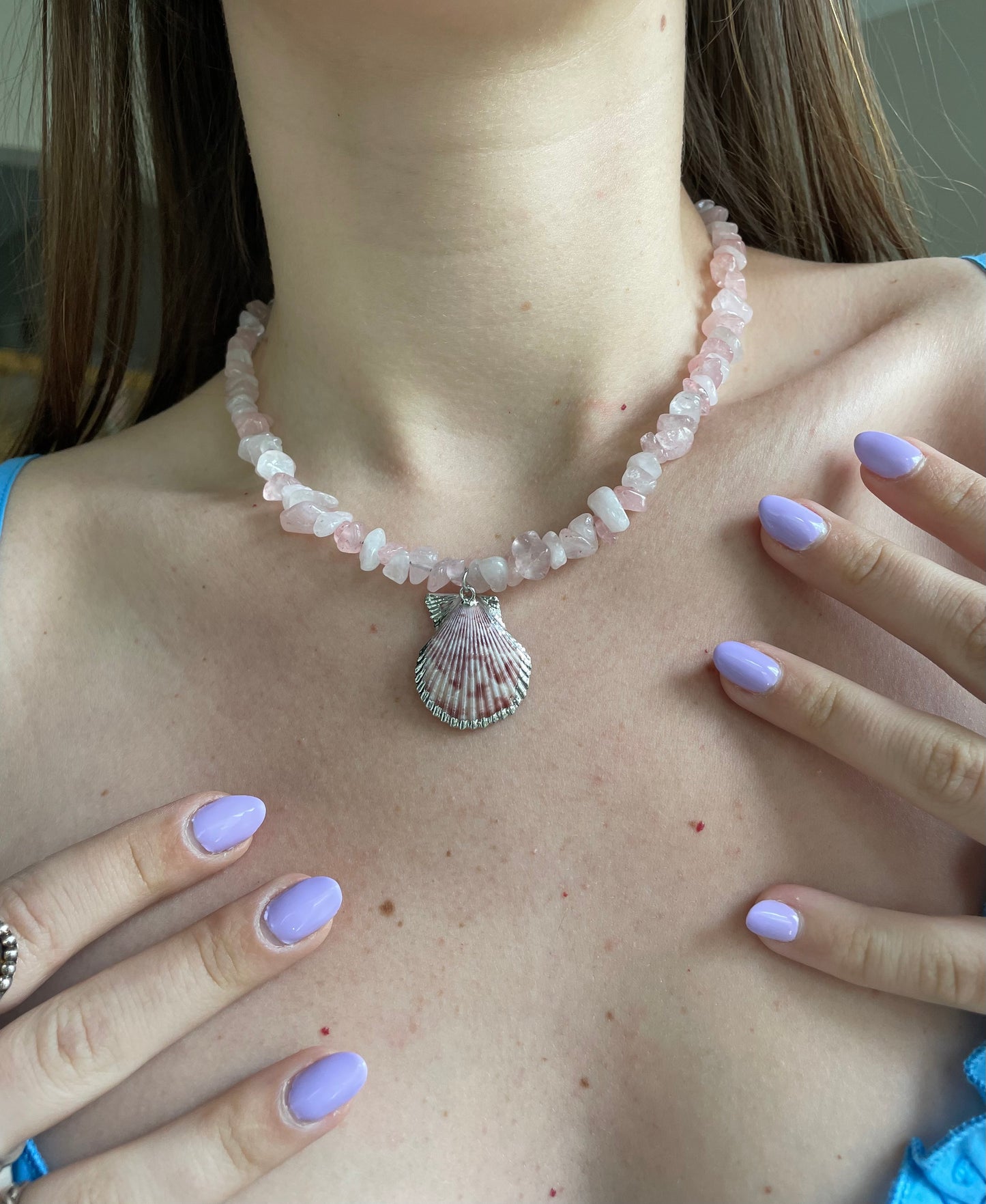 *Chunky gemstone/shell necklace
